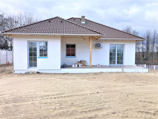 eladó újépítésű családi ház, Erdőkertes